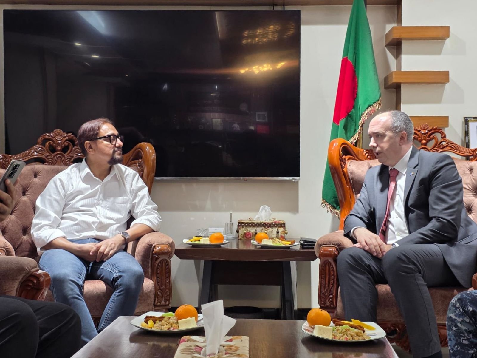 চট্টগ্রামে বন্দর, শিক্ষা ও স্বাস্থ্যখাতে সহযোগিতা বাড়াতে আগ্রহী কসোভো