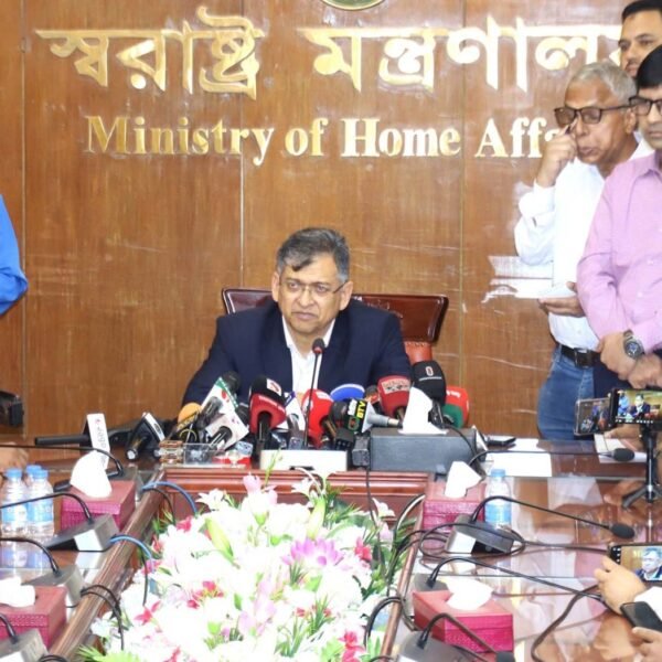 আইনশৃঙ্খলা পরিস্থিতি নিয়ন্ত্রণে কঠোর অবস্থানে সরকার: স্বরাষ্ট্রমন্ত্রী