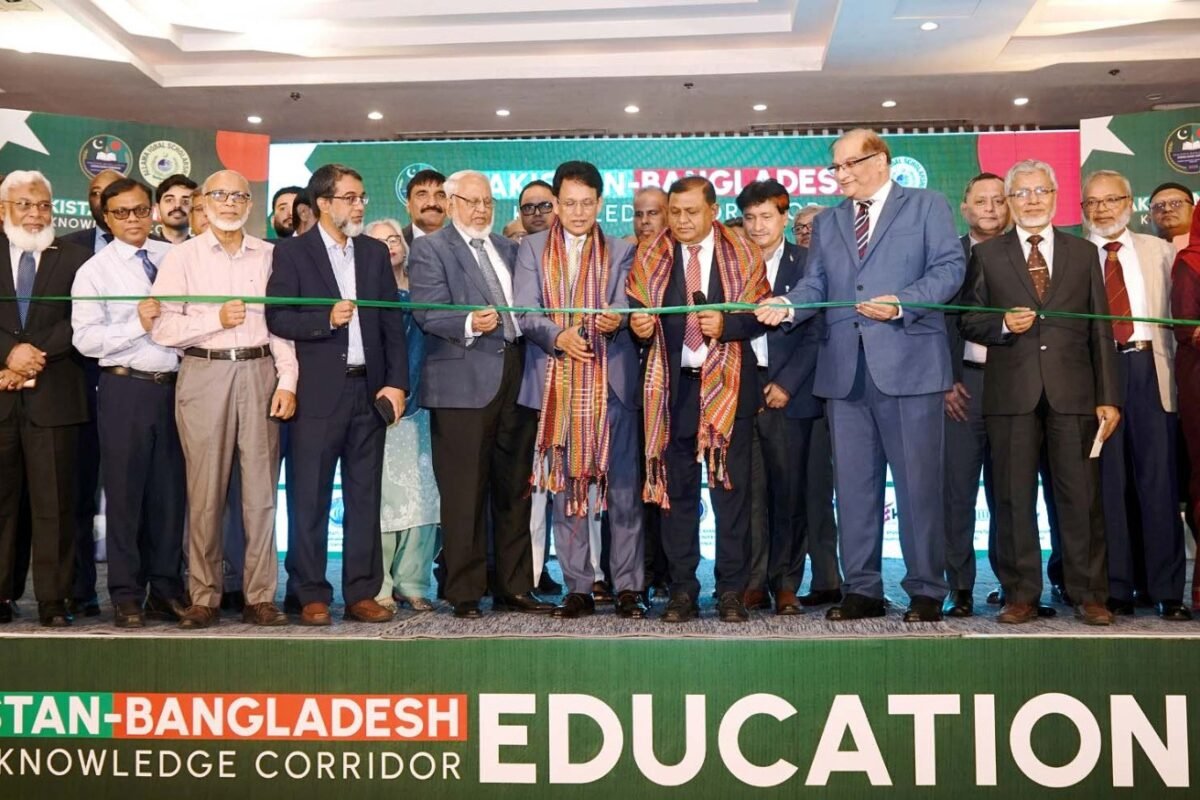 বাংলাদেশ-পাকিস্তান এডুকেশন এক্সপো-২০২৬ উদ্বোধন করলেন শিক্ষামন্ত্রী ড. এহছানুল হক মিলন