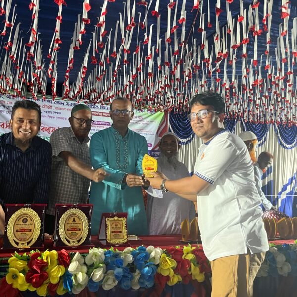 পীরগঞ্জ, ঠাকুরগাঁওয়ে অবসরপ্রাপ্ত শিক্ষকদের সম্মাননা ও মেধাবী প্রাক্তন শিক্ষার্থীদের…