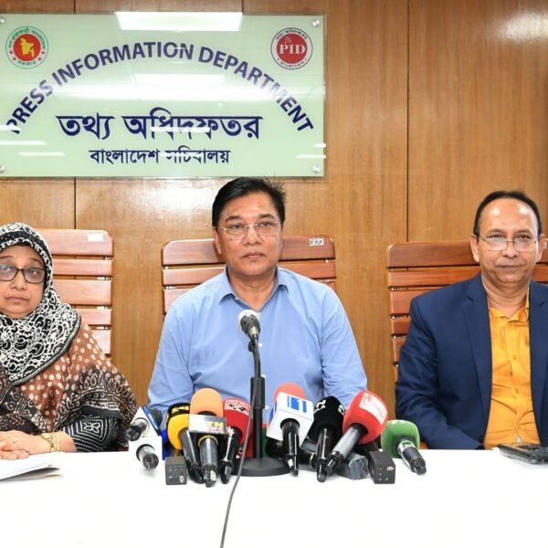 হজযাত্রীদের লাগেজ কাটার অভিযোগ অসত্য, সিসিটিভিতে মিসহ্যান্ডলিংয়ের প্রমাণ মেলেনি:…