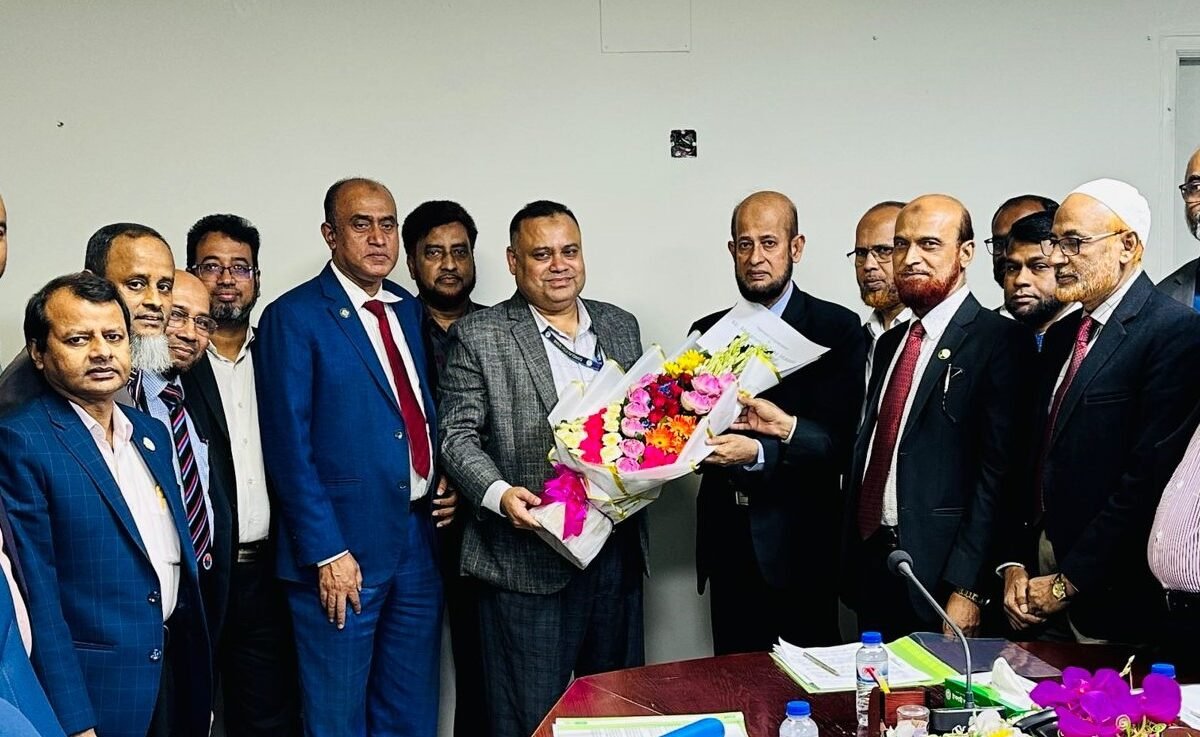 ইসলামী ব্যাংক ফাউন্ডেশন পরিদর্শন করেছেন মোহাম্মদ জহির হোসেন
