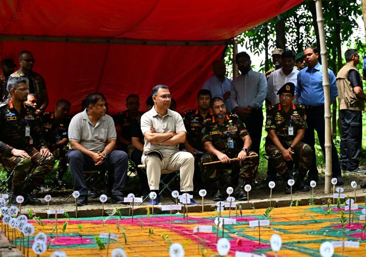 সেনাবাহিনীর গ্রীষ্মকালীন মহড়া আকস্মিক পরিদর্শনে প্রধানমন্ত্রী তারেক রহমান